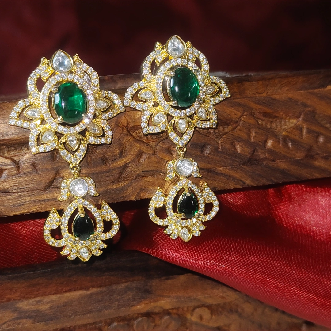 Lotus Charm Emerald Kundan Necklace Set