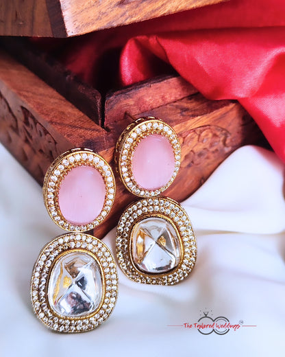 Add a royal touch to your outfit with our Polki-style neck piece, featuring two majestic elephant Motifs.